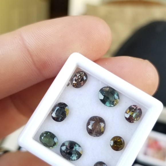 9 color change multicolored sapphires and garnets - Picture 5 of 13